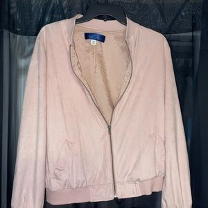 Really soft jacket, size small and great condition.